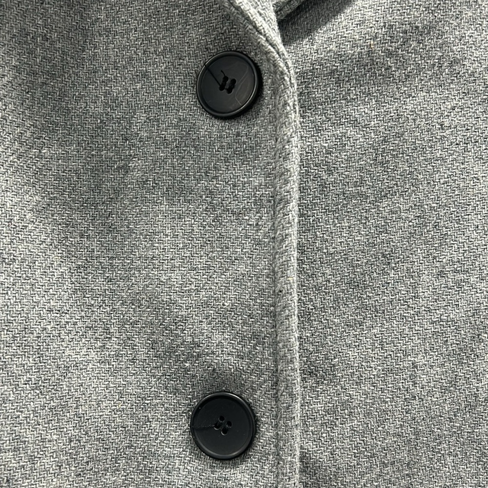 ZARA-LT GREY WOOL BLEND COAT W/2 SIDE SLANT POCKETS & 2 BLACK BUTTONS IN FRONT - Picture 7 of 14